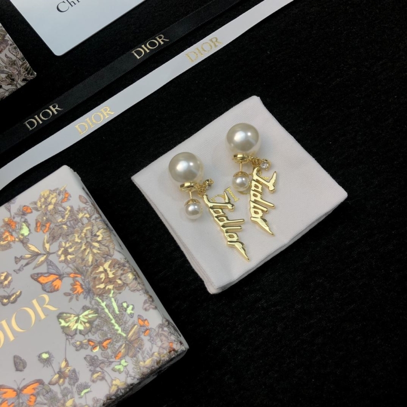 chr1st1an D10r earrings